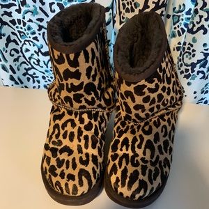 Women’s size 8 UGGs Leopard print